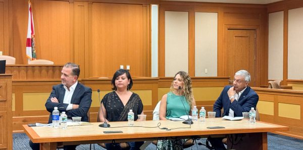 Alejandro Pardiñas, CEO of ABS, Brissa Quiroz, Director Innovation+Society at Microsoft, and Andrea Szyfer, General Manager at Google.